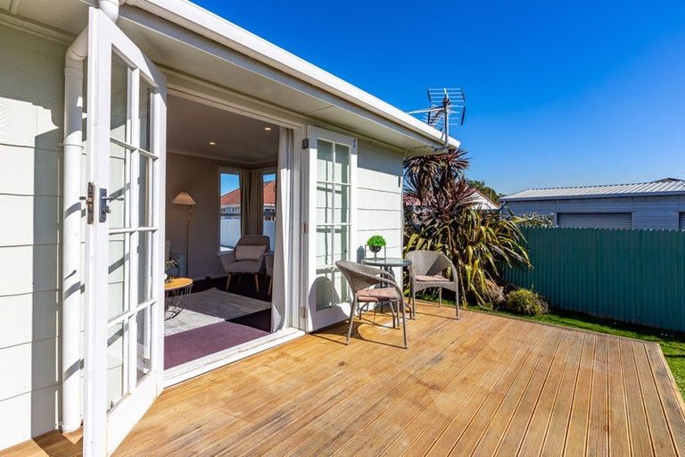 Photo of property in 4a Hollard Grove, Avalon, Lower Hutt, 5011