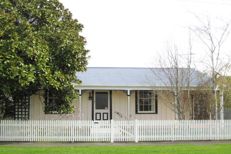 Photo of property in 93 Domett Street, Waitara, 4320