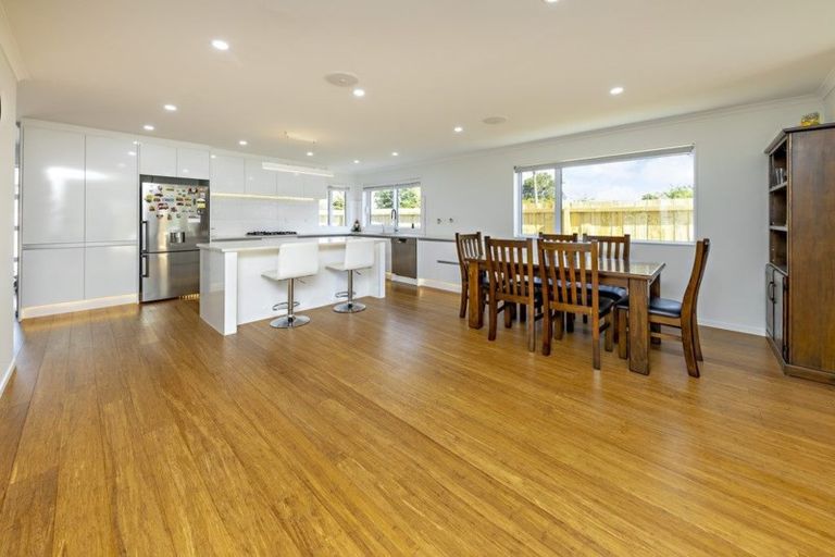 Photo of property in 9 Kotuku Crescent, Takanini, 2112