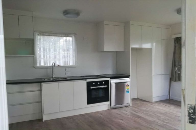 Photo of property in 1/63 Arran Road, Browns Bay, Auckland, 0630