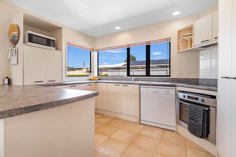 Photo of property in 16a George Crescent, Buckland, Pukekohe, 2677