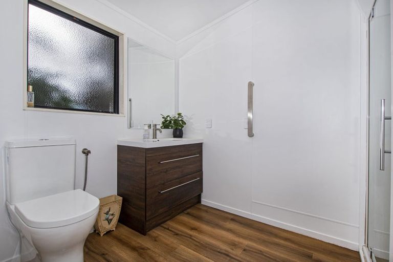 Photo of property in 18 Pataua Road North, Whareora, Whangarei, 0175