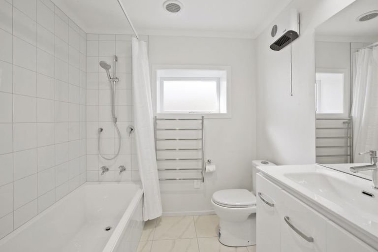 Photo of property in 209 Devon Street West, New Plymouth, 4310