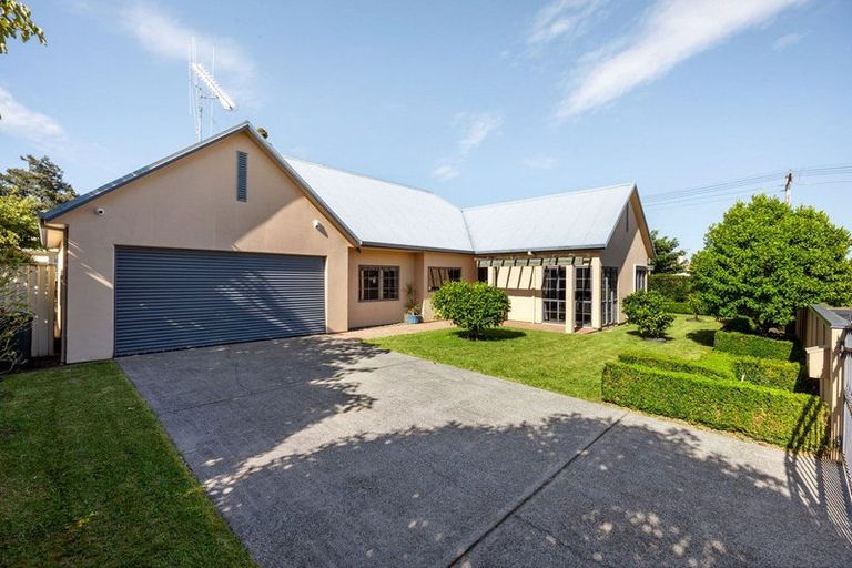 Photo of property in 37 Princes Street, Cambridge, 3434