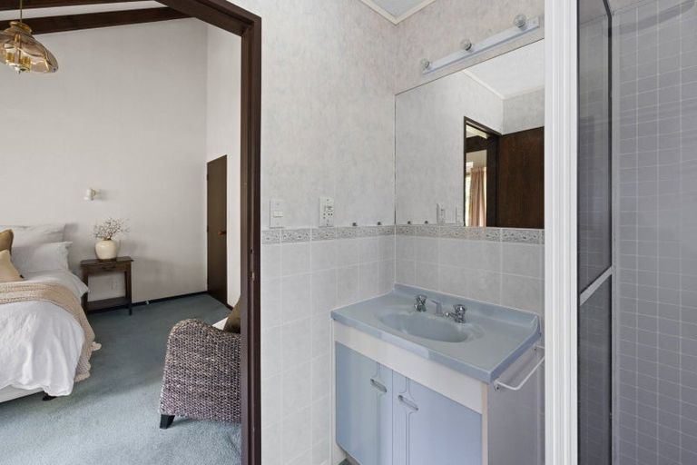 Photo of property in 2 Te Mata Peak Road, Havelock North, 4130