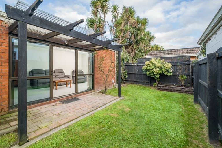 Photo of property in 2/112a Poulson Street, Addington, Christchurch, 8024