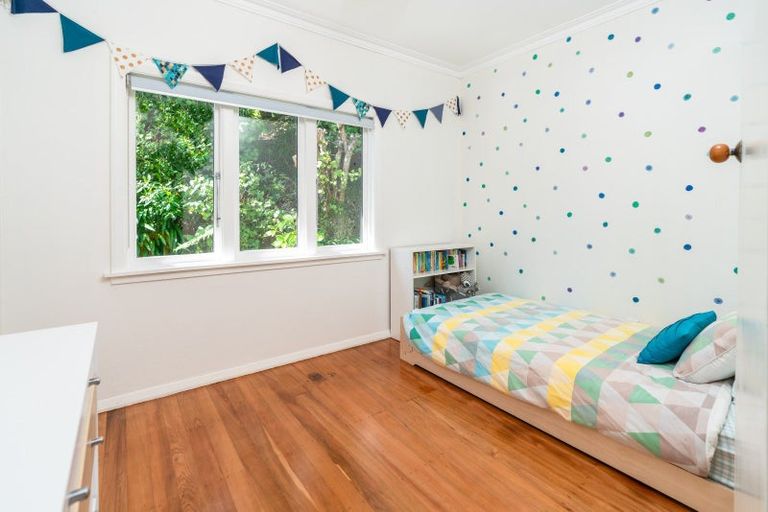 Photo of property in 104 Curtis Street, Northland, Wellington, 6012