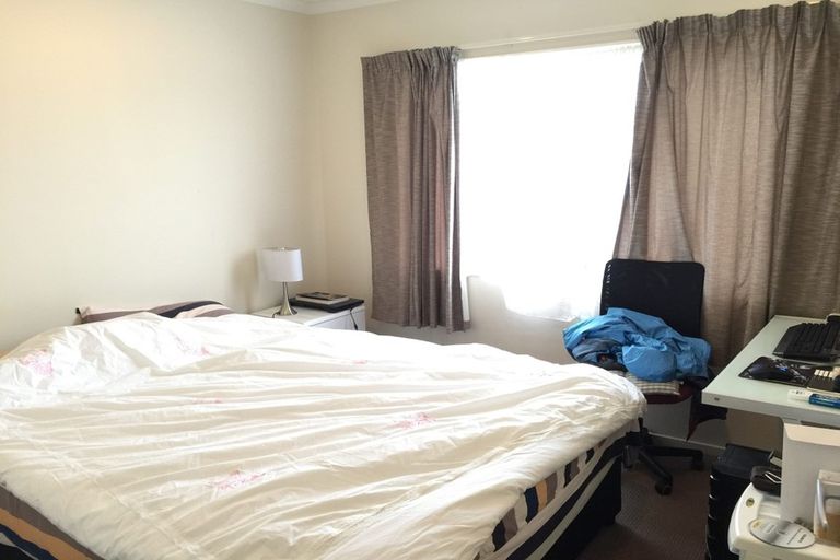 Photo of property in 6 Pyramid Place, Glen Eden, Auckland, 0602