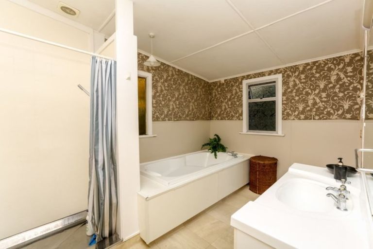 Photo of property in 360 Devon Street West, Lynmouth, New Plymouth, 4310