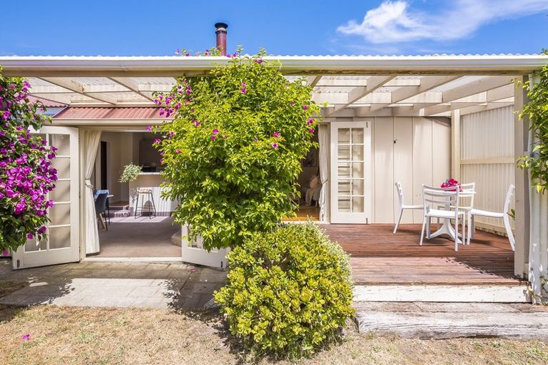 Photo of property in 60 Kirk Street, Otaki, 5512