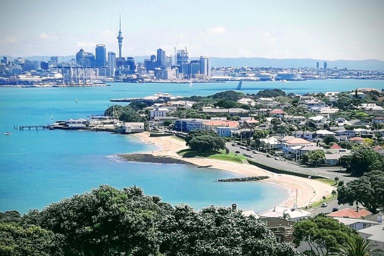 Photo of property in 2 Kerr Street, Devonport, Auckland, 0624