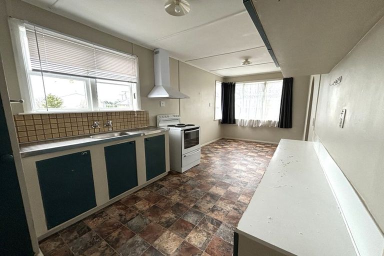 Photo of property in 27 Goldsmith Crescent, Levin, 5510