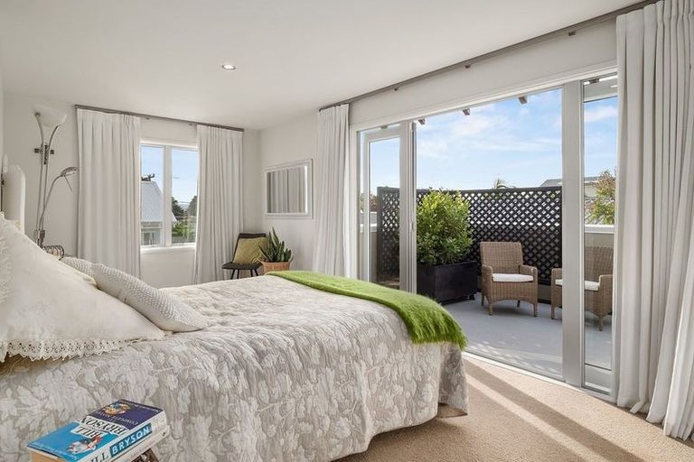 Photo of property in 215b Oceanbeach Road, Mount Maunganui, 3116