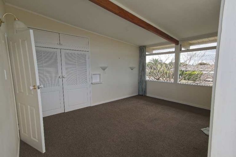 Photo of property in 1/37 Coronation Road, Hillcrest, Auckland, 0627