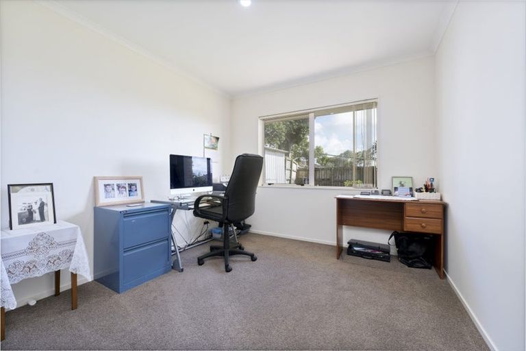 Photo of property in 4 Sandhurst Rise, Henderson, Auckland, 0612