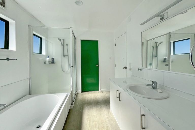 Photo of property in 2/122 Taupo View Road, Taupo, 3330