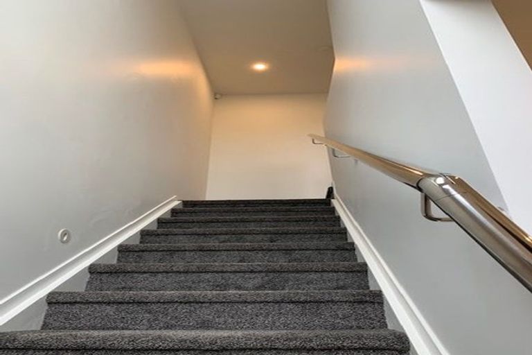 Photo of property in 6/72 Tiraumea Drive, Pakuranga, Auckland, 2010