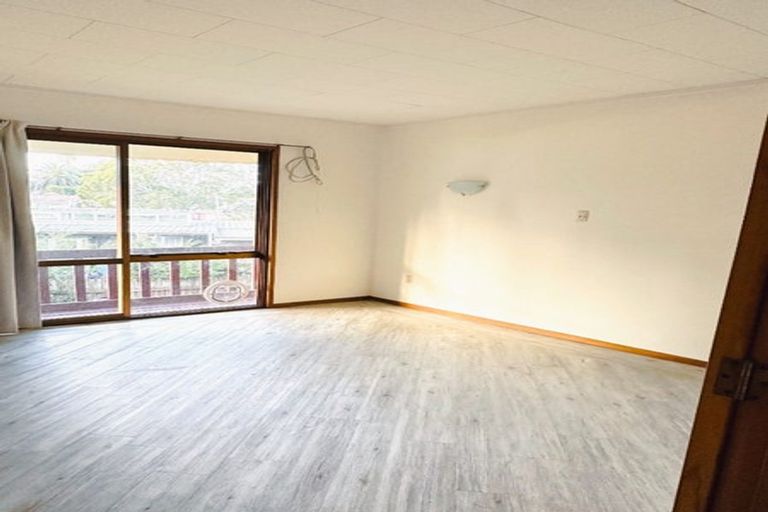 Photo of property in 2/13 Phoenix Place, Papatoetoe, Auckland, 2025