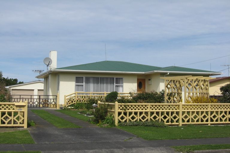 Photo of property in 26 Waitote Street, Castlecliff, Whanganui, 4501