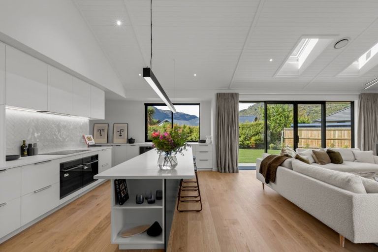 Photo of property in 9 Morepork Way, Arthurs Point, Queenstown, 9371