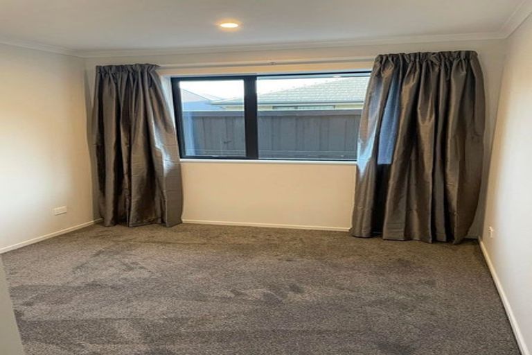 Photo of property in 8 Pip Lane, Belfast, Christchurch, 8051