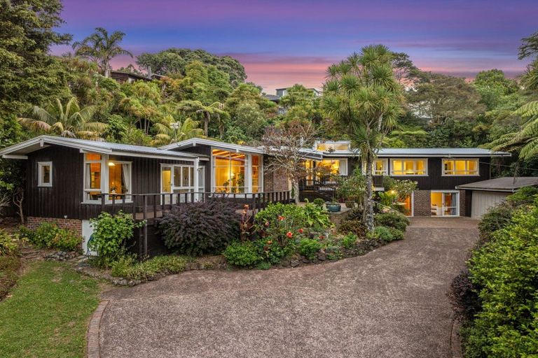 Photo of property in 232b Atkinson Road, Titirangi, Auckland, 0604