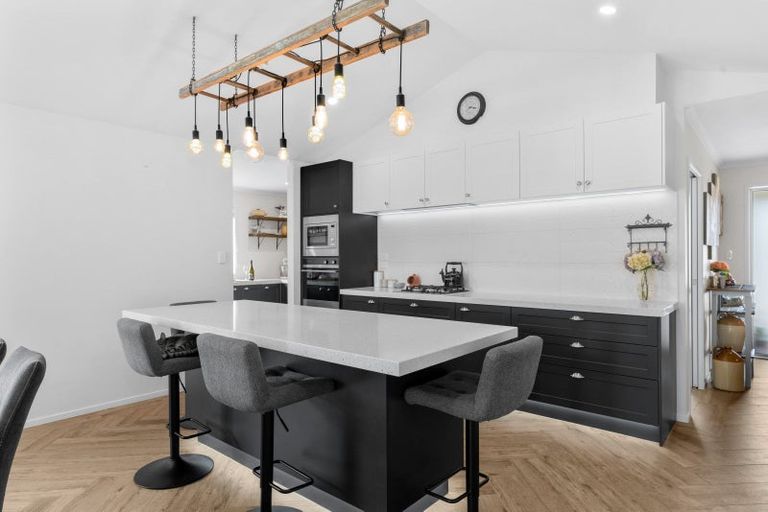 Photo of property in 25 Capstone Place, Te Kamo, 0185