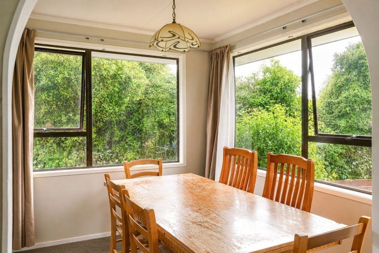 Photo of property in 6 Luke Place, Fairy Springs, Rotorua, 3015