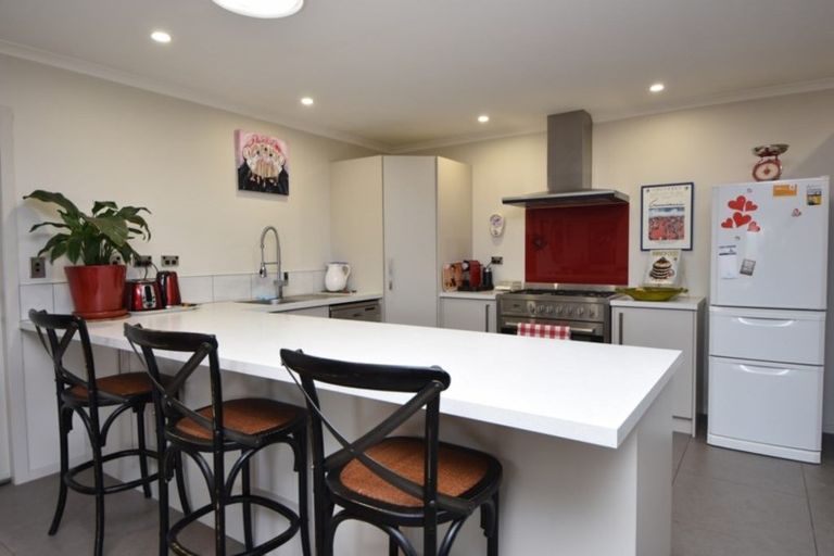 Photo of property in 7 Tararua Crescent, Carterton, 5713