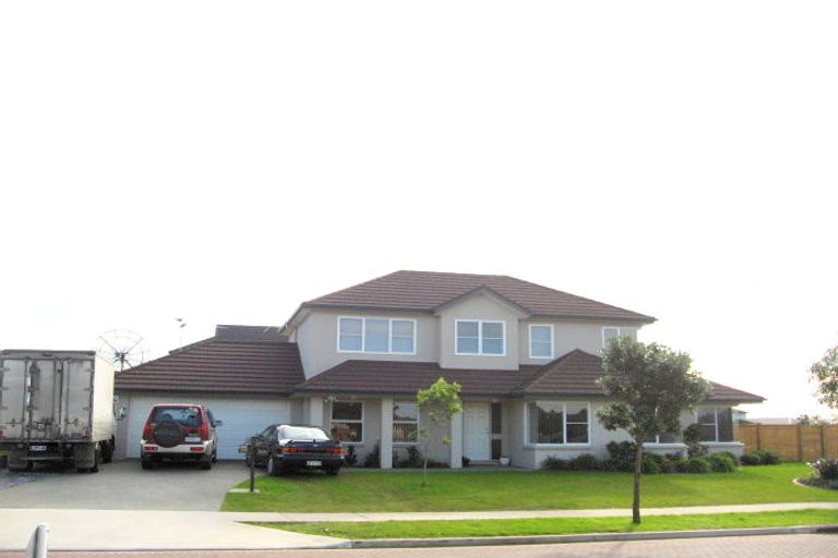 Photo of property in 206 Carnoustie Drive, Wattle Downs, Auckland, 2103