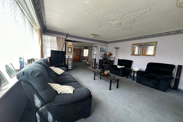 Photo of property in 22 Stokes Valley Road, Stokes Valley, Lower Hutt, 5019