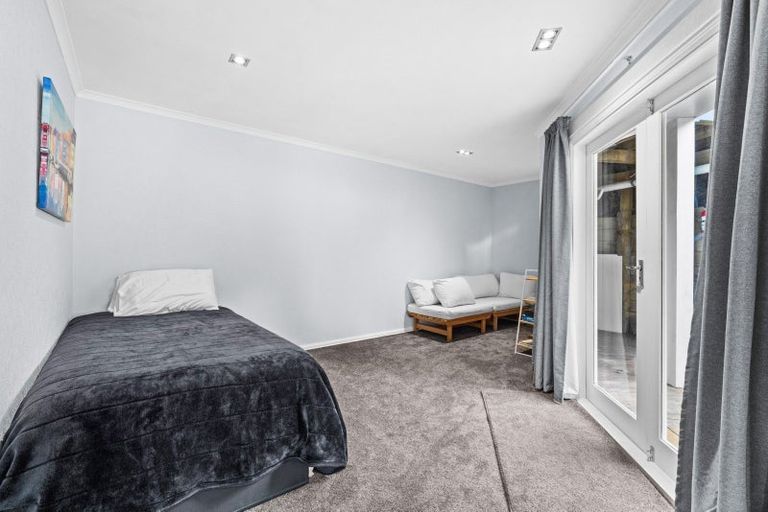 Photo of property in 32 Milton Road, Bluff Hill, Napier, 4110