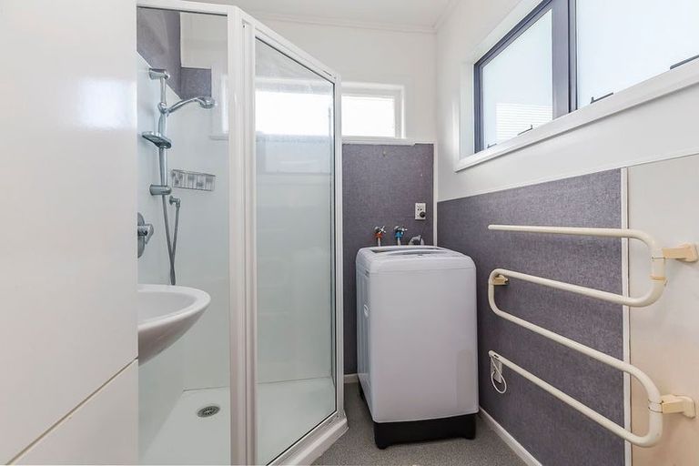 Photo of property in 53 Silverstream Road, Crofton Downs, Wellington, 6035