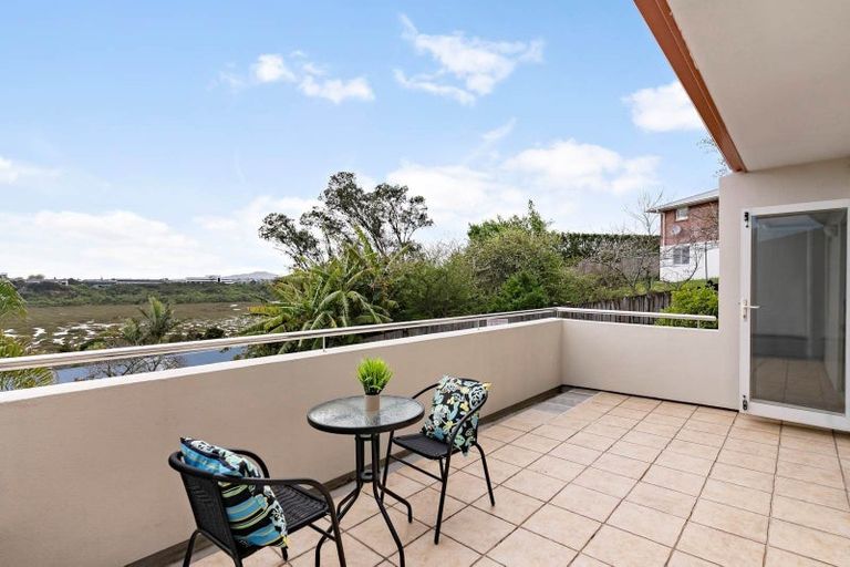 Photo of property in 1/48a Exmouth Road, Northcote, Auckland, 0627