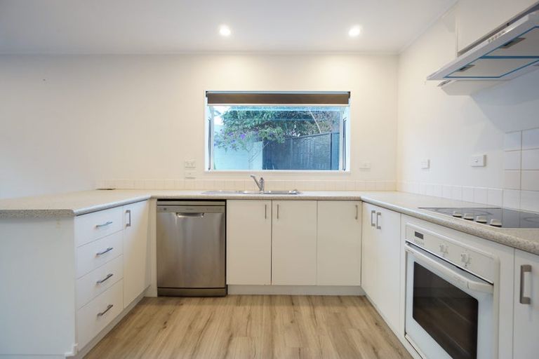 Photo of property in 2/46 La Trobe Street, Pakuranga Heights, Auckland, 2010