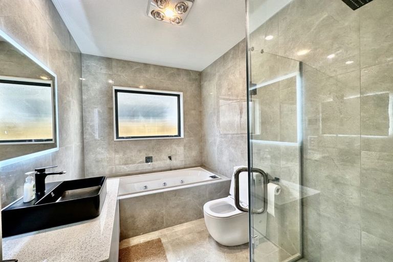 Photo of property in 60 Castlebane Drive, Flat Bush, Auckland, 2019