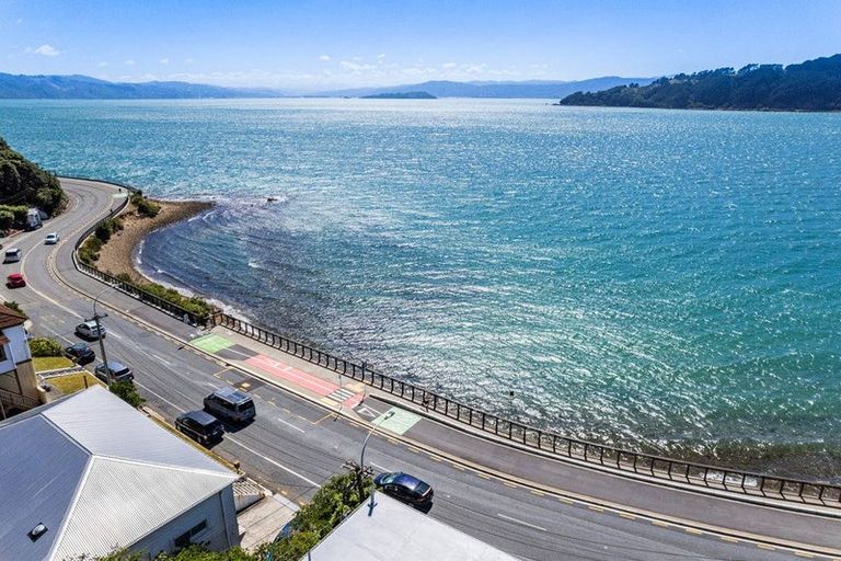 Photo of property in 62 Evans Bay Parade, Roseneath, Wellington, 6021