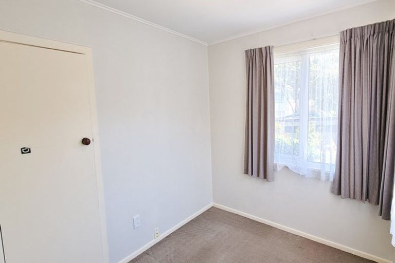 Photo of property in 50 Batchelor Street, Newlands, Wellington, 6037