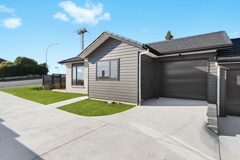 Photo of property in 1/1 Mitcham Avenue, Forest Lake, Hamilton, 3200