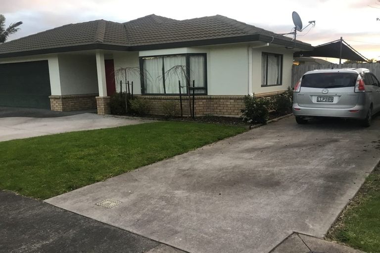 Photo of property in 43 Armoy Drive, East Tamaki, Auckland, 2016