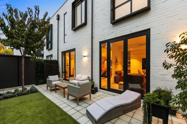Photo of property in 10/243 Cambridge Terrace, Christchurch Central, Christchurch, 8013