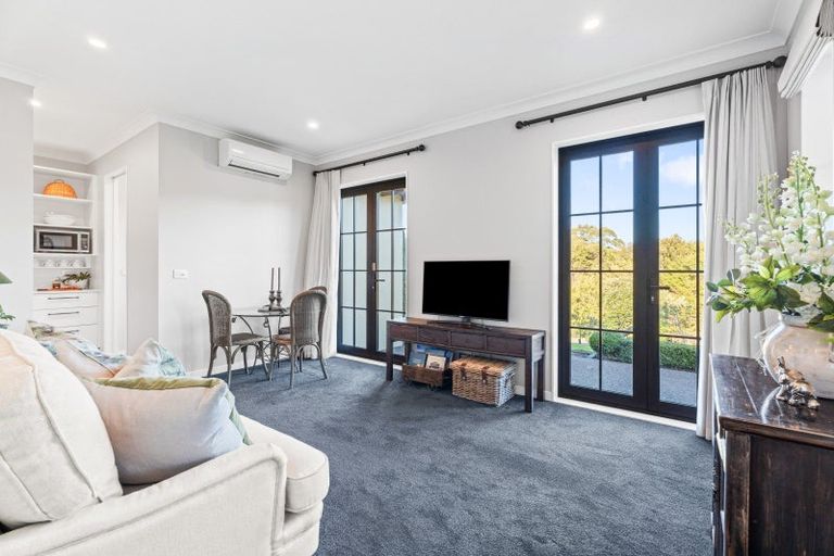 Photo of property in 61a Whitford Park Road, Whitford, Manurewa, 2576