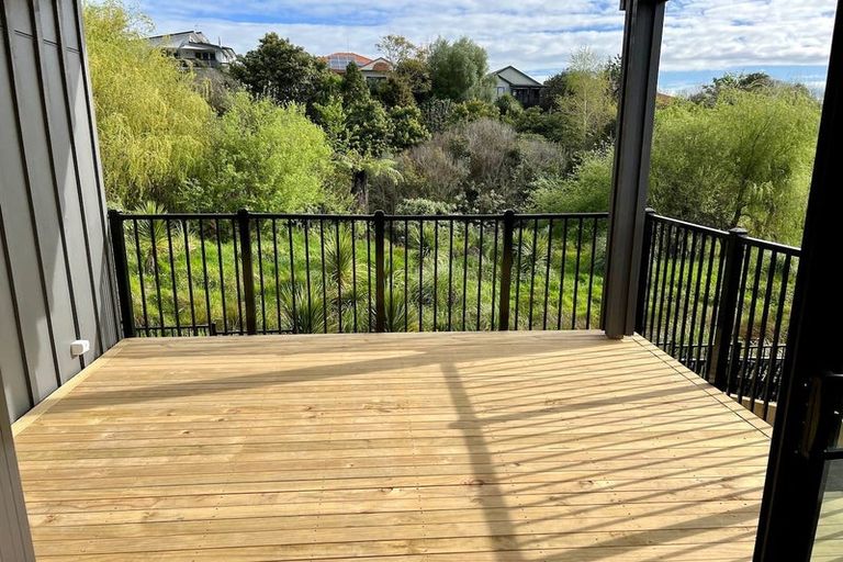 Photo of property in 16 Wrybill Way, Welcome Bay, Tauranga, 3112