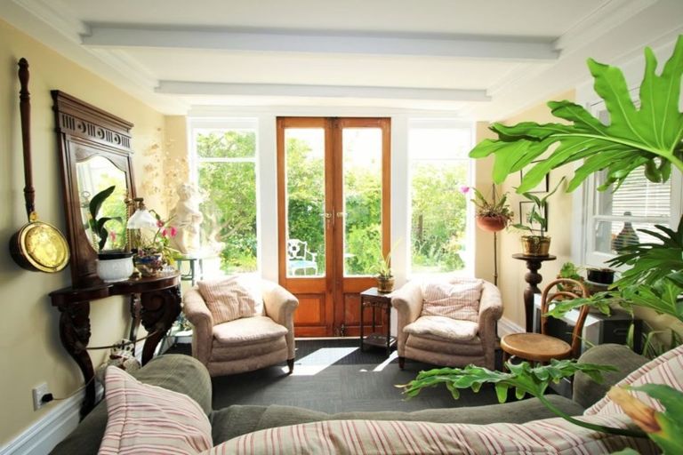 Photo of property in 52 Wharfe Street, South Hill, Oamaru, 9400