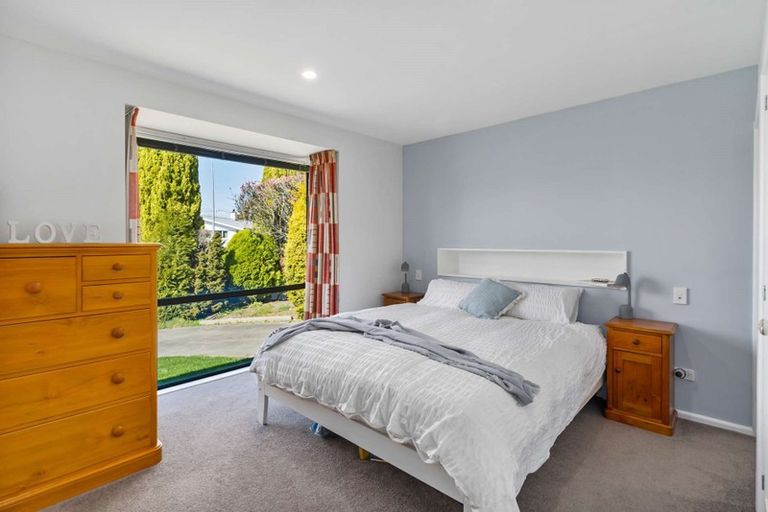 Photo of property in 10 Parkview Place, Avonhead, Christchurch, 8042