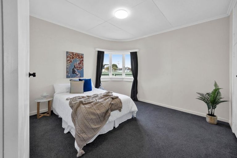 Photo of property in 11 Mcnaughton Street, Waitara, 4320