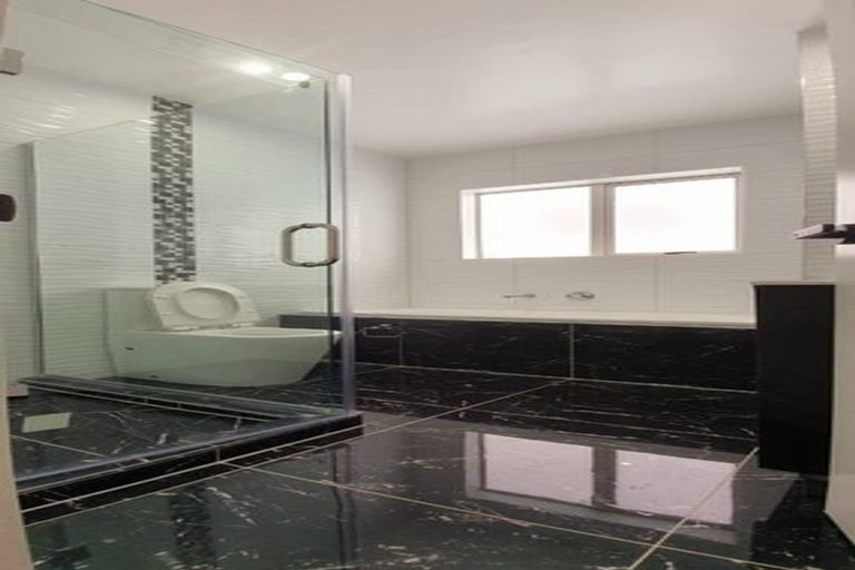 Photo of property in 28 Koroheke Road, Takanini, 2110