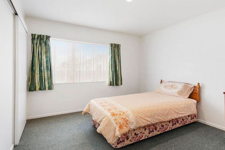 Photo of property in 2/61 Main Road, Titahi Bay, Porirua, 5022
