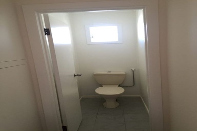 Photo of property in 1/60 Racecourse Road, Waiuku, 2123