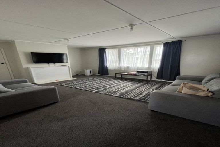 Photo of property in 2 Penguin Grove, Waitangirua, Porirua, 5024